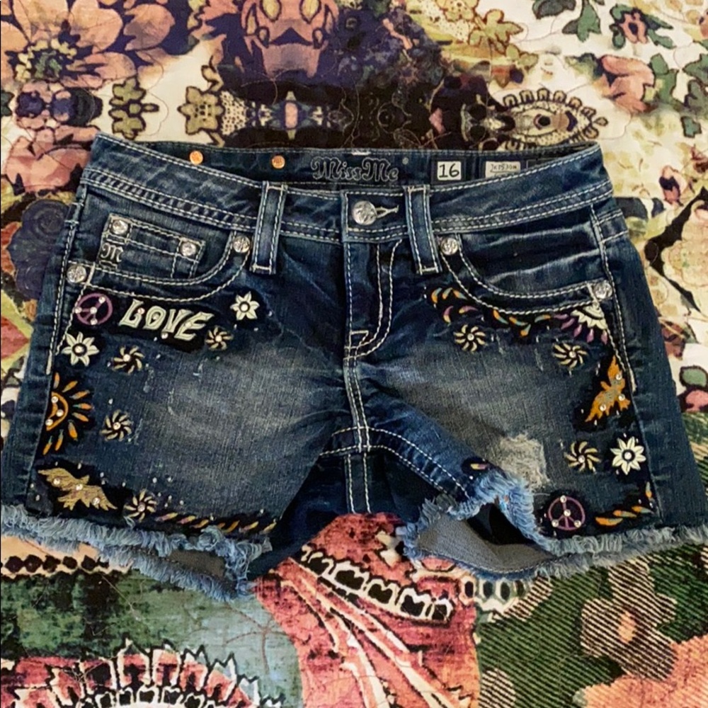 Miss Me Peace & Love Cut off shorts size 16/0